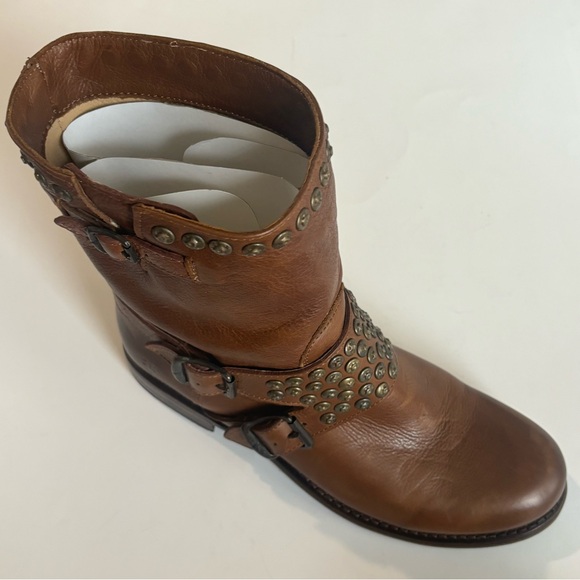 ❤️ 10 HTF Frye RARE Women’s Jenna Studded short moto boot Cognac BROWN leather - Picture 6 of 12